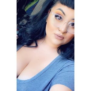 Meet your Posher, Alejandra